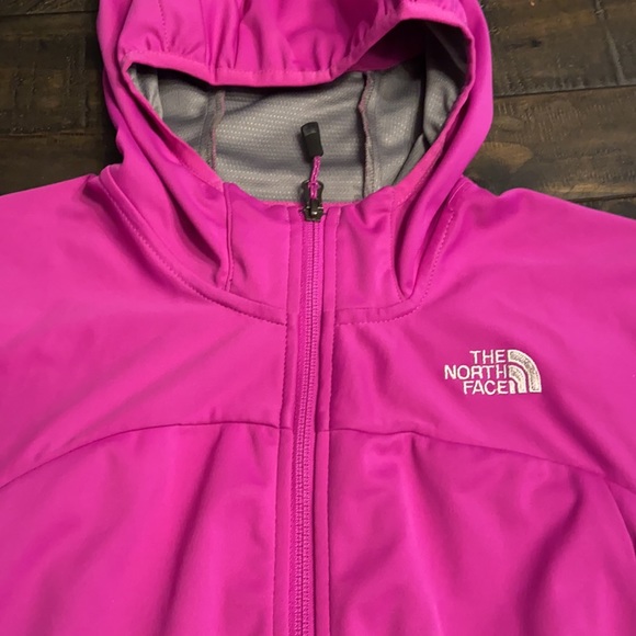 The North Face Women’s Wind Stopper Soft Shell Jacket - Picture 2 of 13